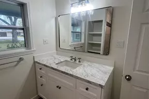 519 N Shady Ln, La Porte, TX 77571 - Photo 5