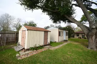 5703 Greencraig Dr, Houston, TX 77035 - Photo 31