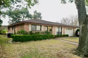 5703 Greencraig Dr, Houston, TX 77035 - Photo 1