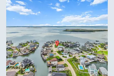 135 Tamana Dr, Tiki Island, TX 77554 - Photo 9