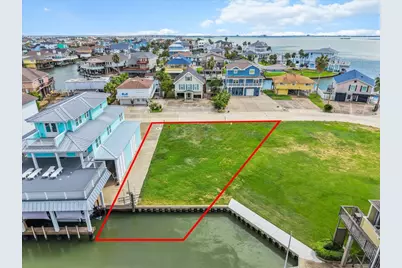 135 Tamana Dr, Tiki Island, TX 77554 - Photo 3