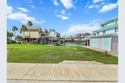135 Tamana Dr, Tiki Island, TX 77554 - Photo 5