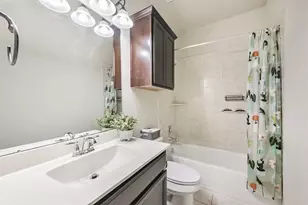 14823 Twin Waters CT, Houston, TX 77044 - Photo 37