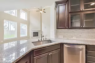 14823 Twin Waters CT, Houston, TX 77044 - Photo 17