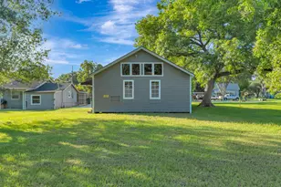 407 Bois D Arc St, Edna, TX 77957 - Photo 45