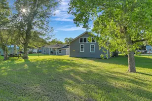 407 Bois D Arc St, Edna, TX 77957 - Photo 43