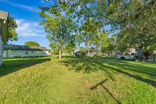 407 Bois D Arc St, Edna, TX 77957 - Photo 47