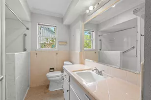 1602 Peer Dr, Houston, TX 77043 - Photo 25