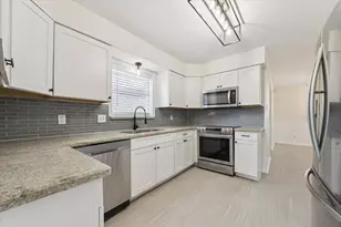 4115 Elderwood Dr, Taylor Lake Village, TX 77586 - Photo 11