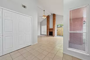 16106 Barbaroosa Dr, Houston, TX 77083 - Photo 9