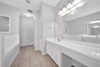 2618 Shady Acres Court, Houston, TX 77008 - Photo 29