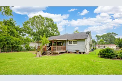 117 Camellia Street, Lake Jackson, TX 77566 - Photo 5