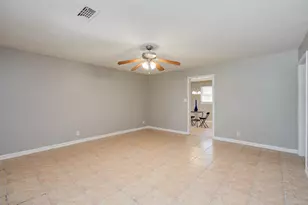 3620 Easy St, Houston, TX 77026 - Photo 5