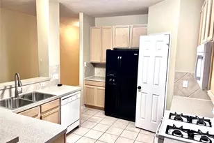 5301 Carefree Dr, League City, TX 77573 - Photo 5