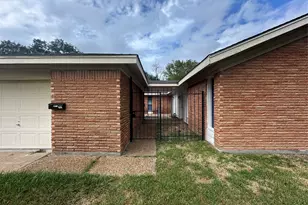 7731 Catalina Ln, Houston, TX 77075 - Photo 5