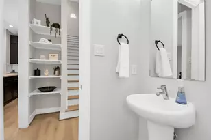 5718 Beall St, Houston, TX 77091 - Photo 9