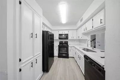 11002 Hammerly Boulevard #12, Houston, TX 77043 - Photo 13