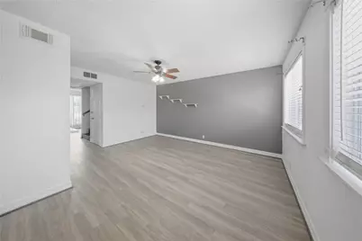 11002 Hammerly Boulevard #12, Houston, TX 77043 - Photo 9