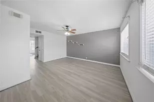 11002 Hammerly Blvd, Houston, TX 77043 - Photo 9