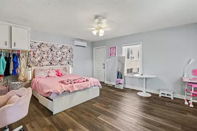 5121 Polk Street, Houston, TX 77023 - Photo 25