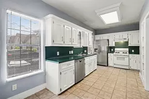 5121 Polk St, Houston, TX 77023 - Photo 9