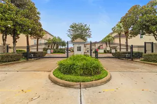 7138 Windwater Pkwy N, Houston, TX 77036 - Photo 3