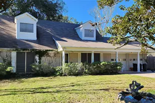 5312 Palm Dr, Dickinson, TX 77539 - Photo 1