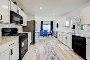 1702 Campos Ct, Conroe, TX 77301 - Photo 17