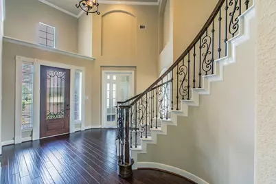 7642 Westmoreland Drive, Sugar Land, TX 77479 - Photo 3
