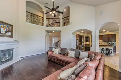7642 Westmoreland Drive, Sugar Land, TX 77479 - Photo 7