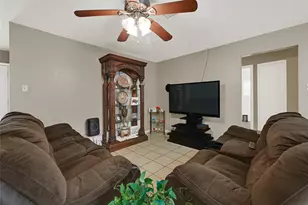 1606 Clayton Dr, Baytown, TX 77520 - Photo 3