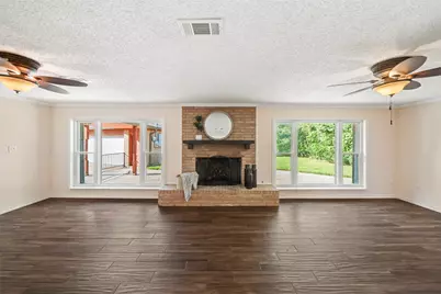 7714 Pecanwood Street, Hitchcock, TX 77563 - Photo 9