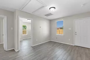 2202 Solo St, Houston, TX 77020 - Photo 7