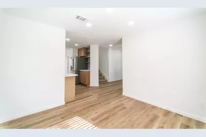 303 Swords Bend, Stafford, TX 77477 - Photo 5