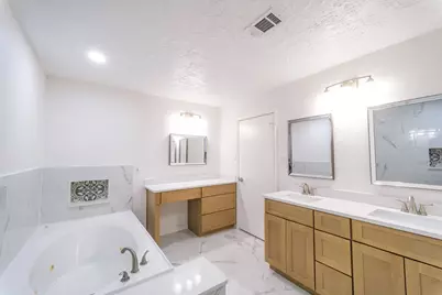 303 Swords Bend, Stafford, TX 77477 - Photo 13