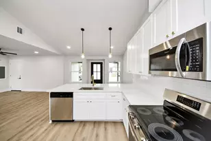 12517 Manor Ct, Houston, TX 77072 - Photo 11