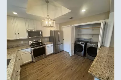 11711 Memorial Drive #563, Houston, TX 77024 - Photo 13