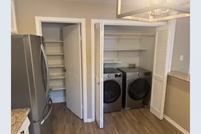 11711 Memorial Drive #563, Houston, TX 77024 - Photo 15