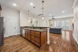 1112 Peveto St, Houston, TX 77019 - Photo 15