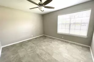 321 Petunia St, Lake Jackson, TX 77566 - Photo 9