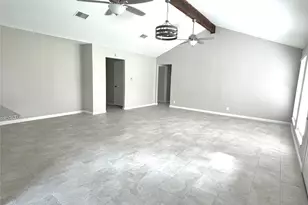 321 Petunia St, Lake Jackson, TX 77566 - Photo 5
