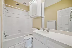 2 S Briar Hollow Ln, Houston, TX 77027 - Photo 25