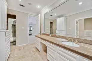 2 S Briar Hollow Ln, Houston, TX 77027 - Photo 19