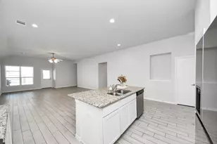 13322 Sea Breeze Dr, Texas City, TX 77568 - Photo 9