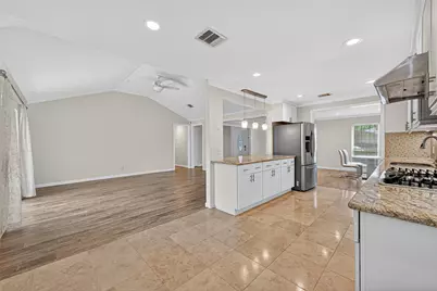 8530 Roos Road, Houston, TX 77036 - Photo 13