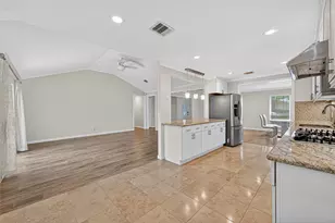 8530 Roos Rd, Houston, TX 77036 - Photo 13