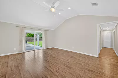 8530 Roos Road, Houston, TX 77036 - Photo 7