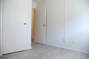 7031 N Holiday Dr, Galveston, TX 77550 - Photo 9