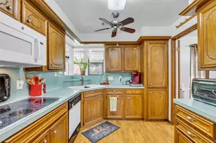 15178 Diana Ln, Houston, TX 77062 - Photo 9