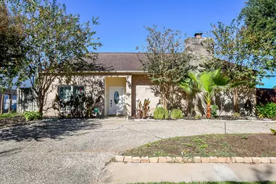 7902 Duffield Lane, Houston, TX 77071 - Photo 1